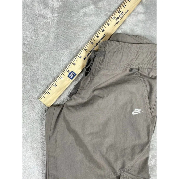 Nike S Cargo Capri Crop Hiking Pants Gray Adjustable Hem Pockets Woven - Picture 9 of 10